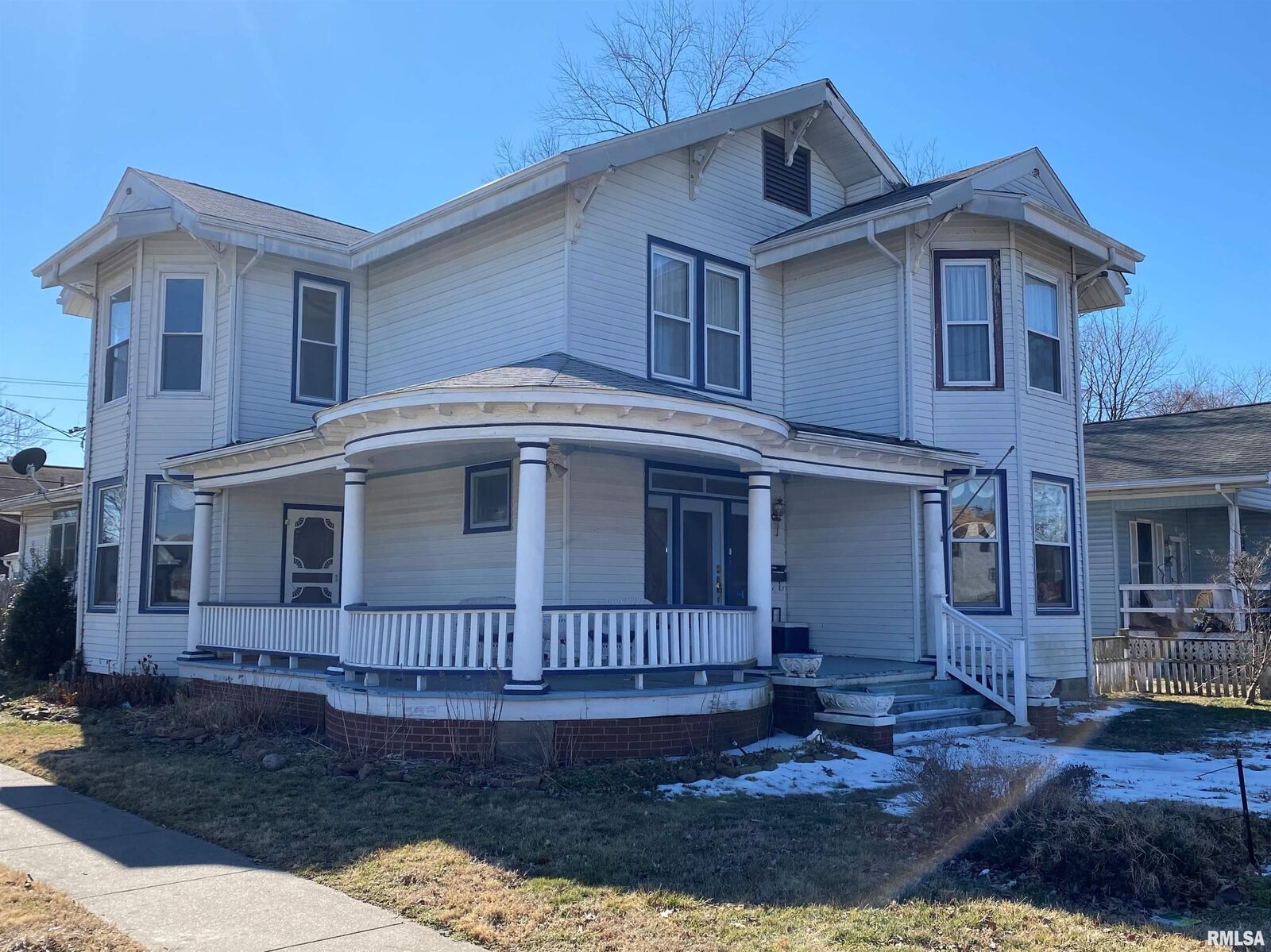 Property Photo:  2101 Walnut  IL 62966 