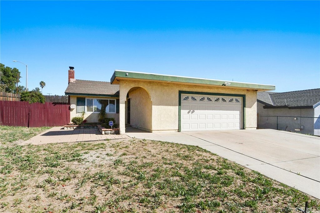 Property Photo: 24991 Sundial Way CA 92557