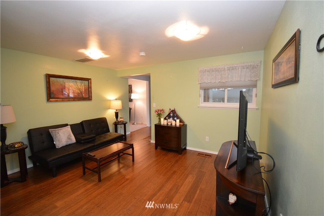 Property Photo: 19021 Firlands Way N WA 98133
