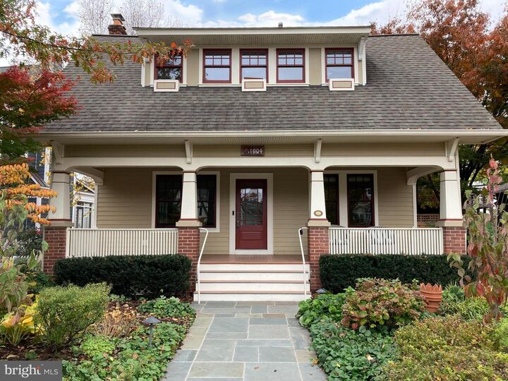 1604 N Cleveland Street  Arlington VA 22201 photo