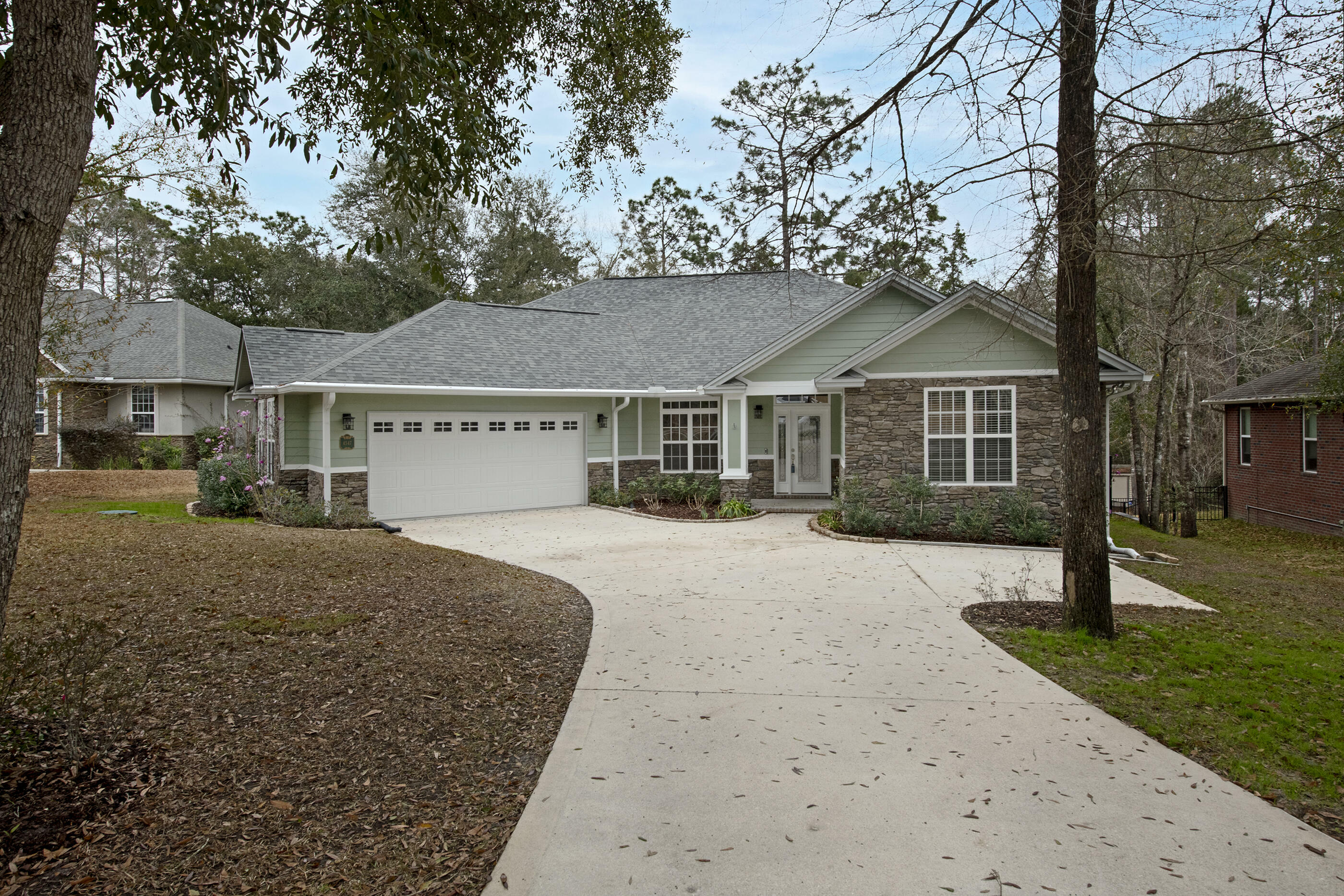 Property Photo:  4547 Pfitzer Circle  FL 32536 