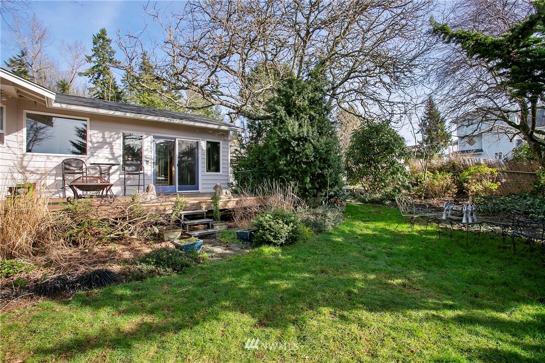 Property Photo:  4355 Frances Avenue  WA 98226 