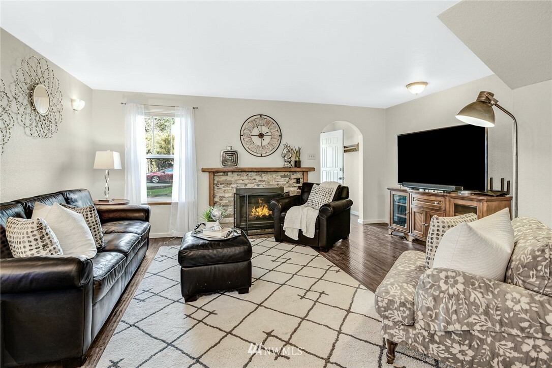 Property Photo: 21207 SE 270th Street WA 98038