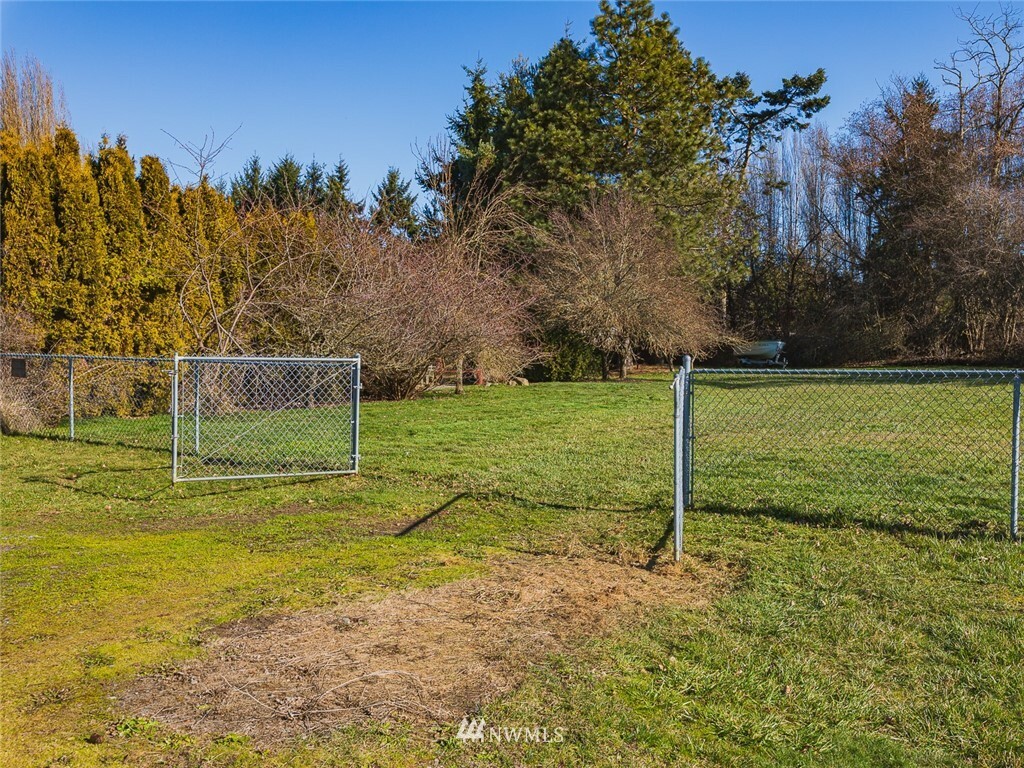 Property Photo: 370 Serpentine Avenue 98382 WA 98382