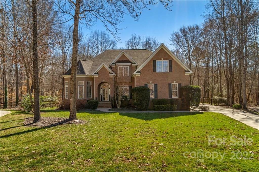 Property Photo: 1910 Crestgate Drive NC 28173