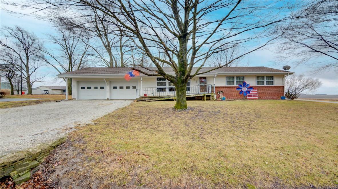 Property Photo:  297 W Hight Street  IL 62544 