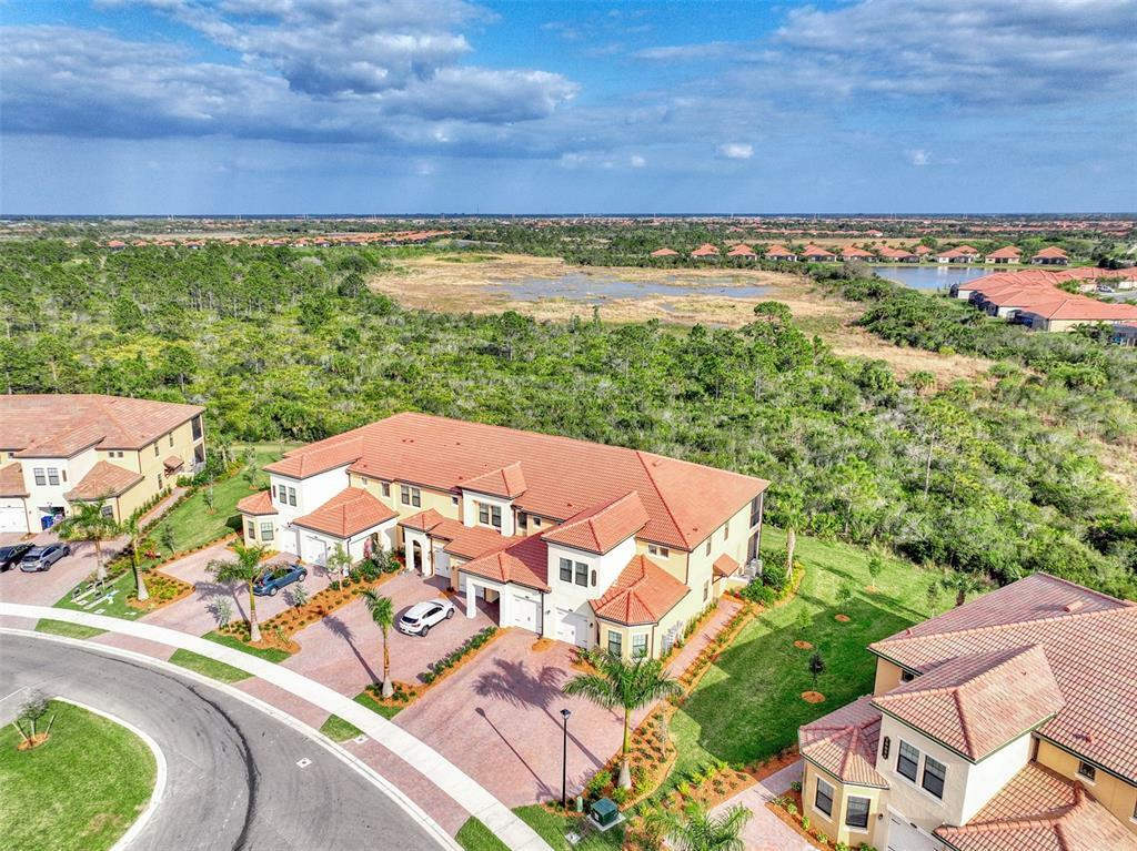 Property Photo: 10035 Crooked Creek Drive 203 FL 34293