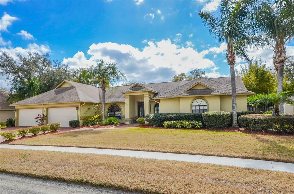 Property Photo:  2913 Timber Knoll Drive  FL 33596 