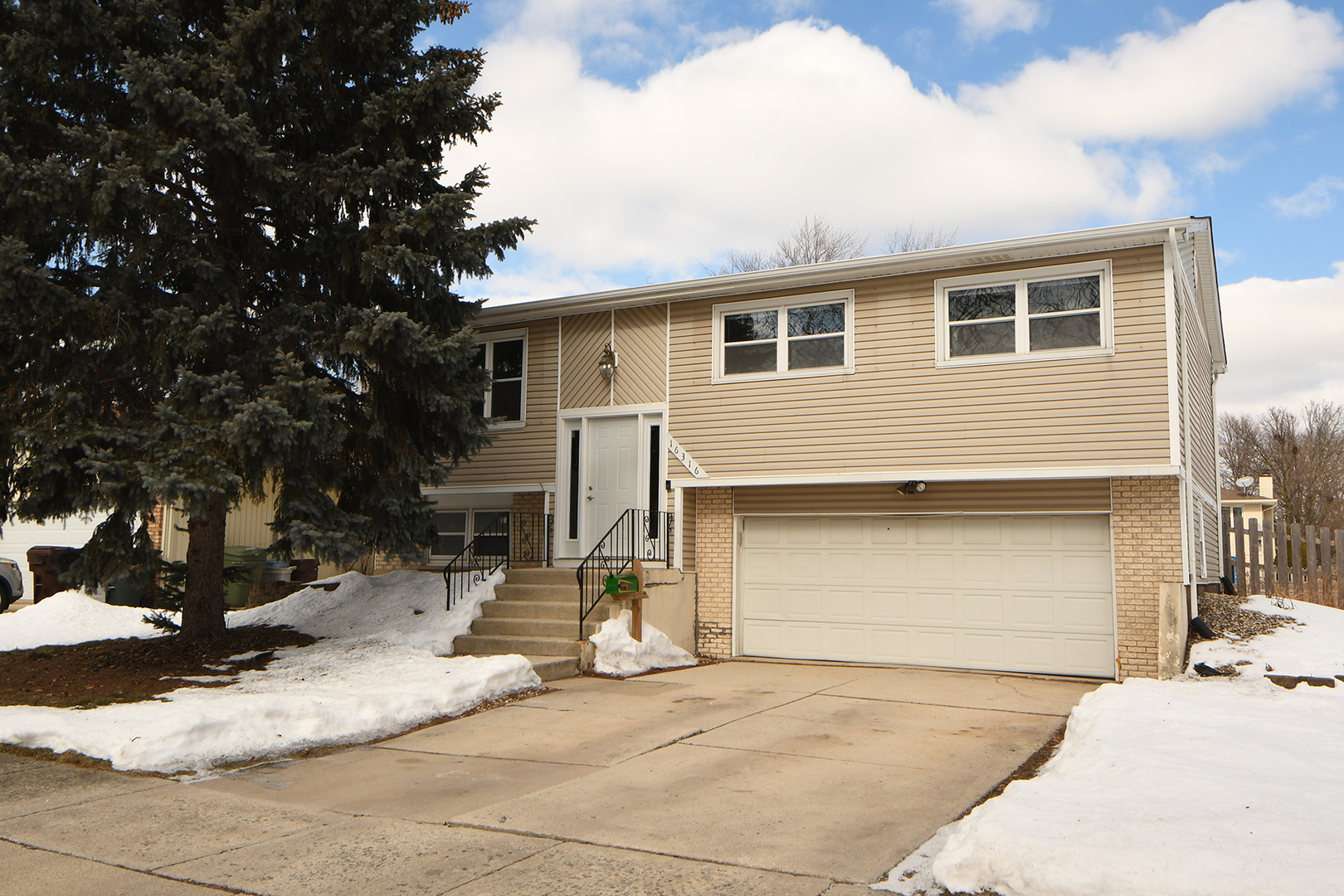 Property Photo: 16316 Olcott Avenue IL 60477