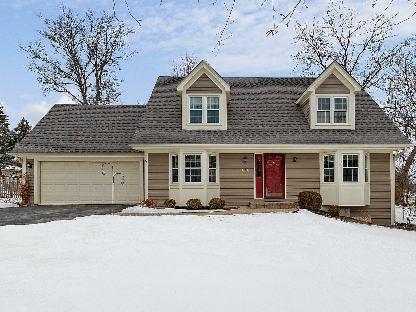 Property Photo: 27W626 Garys Mill Road IL 60190