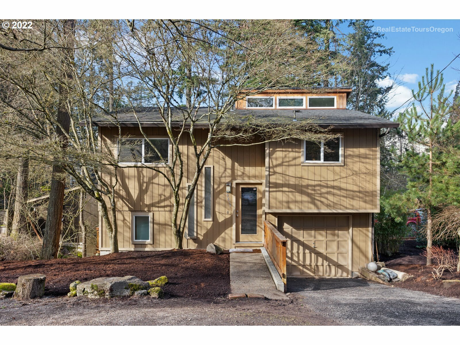 Property Photo: 9413 SW 51st Ave OR 97219
