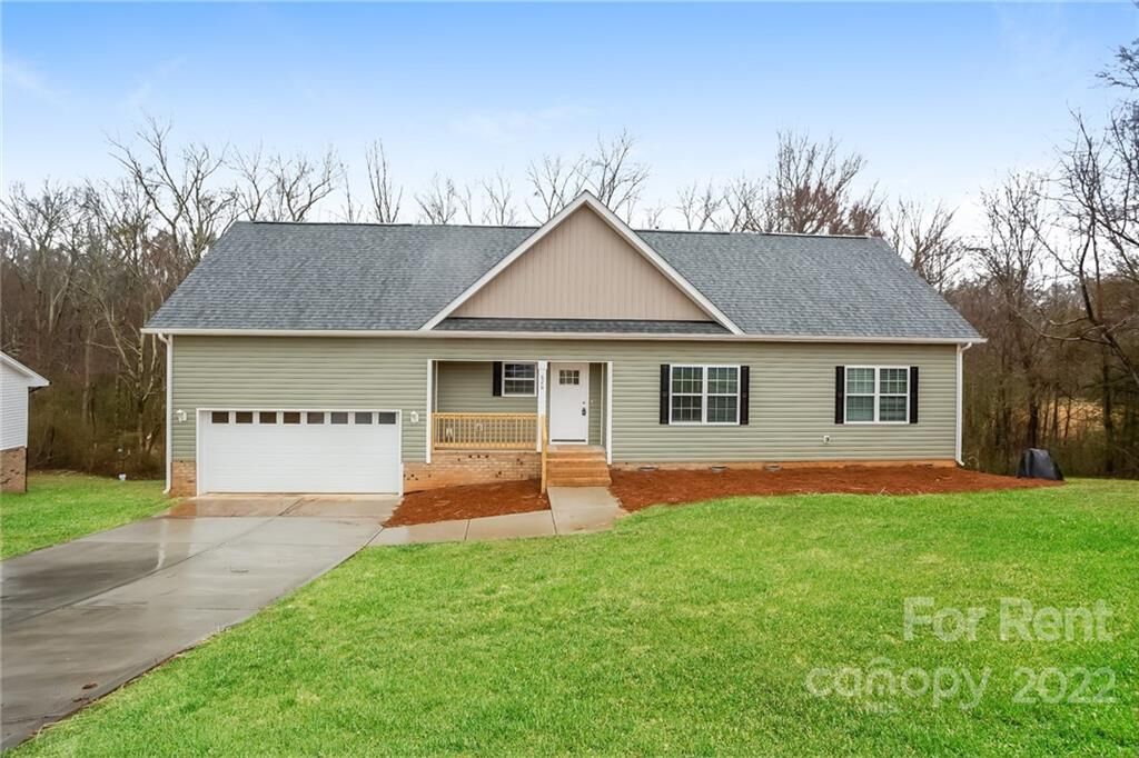 Property Photo: 626 Mountain Place NC 28001