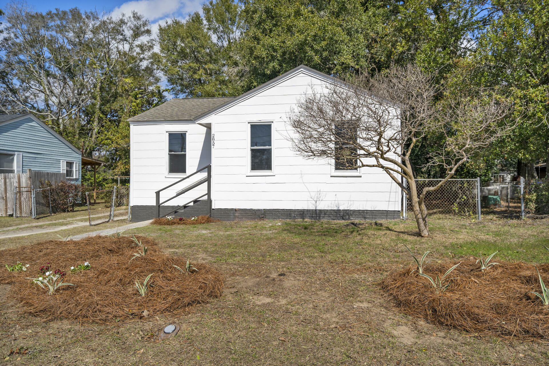 Property Photo:  2857 Ranger Drive  SC 29405 