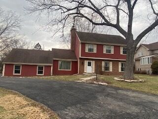 Property Photo: 10S424 Glenn Drive IL 60527