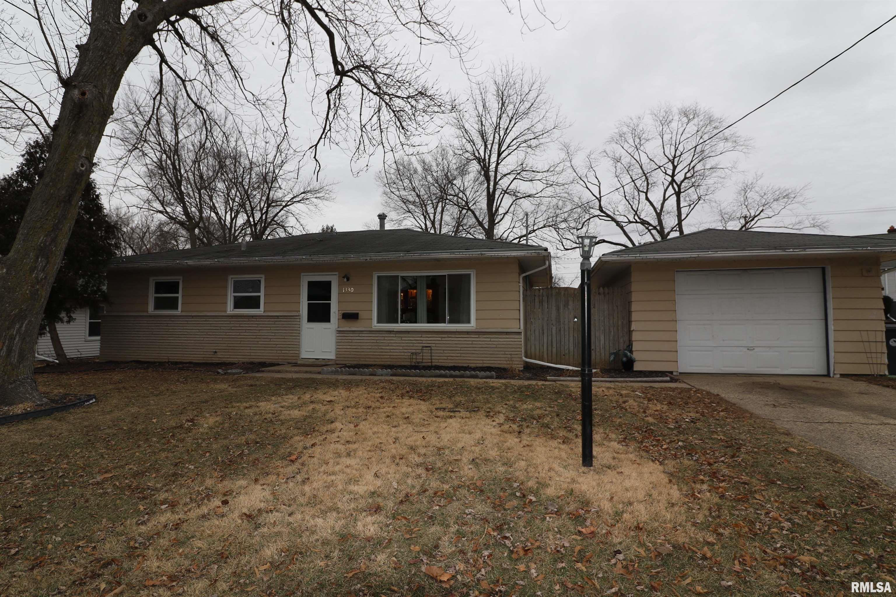 1330 Hilltop  Pekin IL 61554 photo