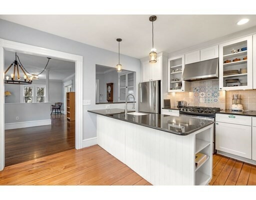 Property Photo:  4 Summer St 4  MA 01810 