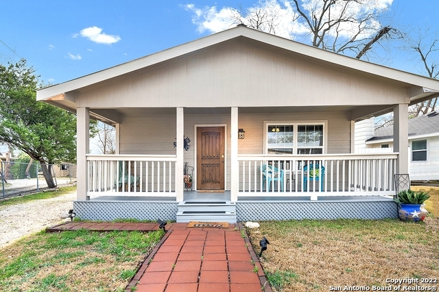 Property Photo:  1627 W Mill St  TX 78130 