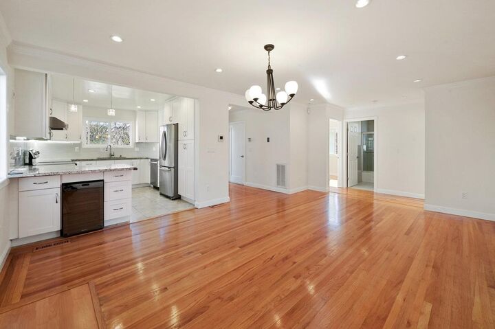 181 East Hillsdale Boulevard  San Mateo CA 94403 photo