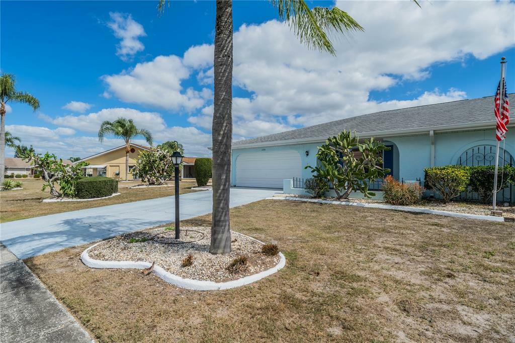 Property Photo:  1221 Wild Feather Lane  FL 33573 