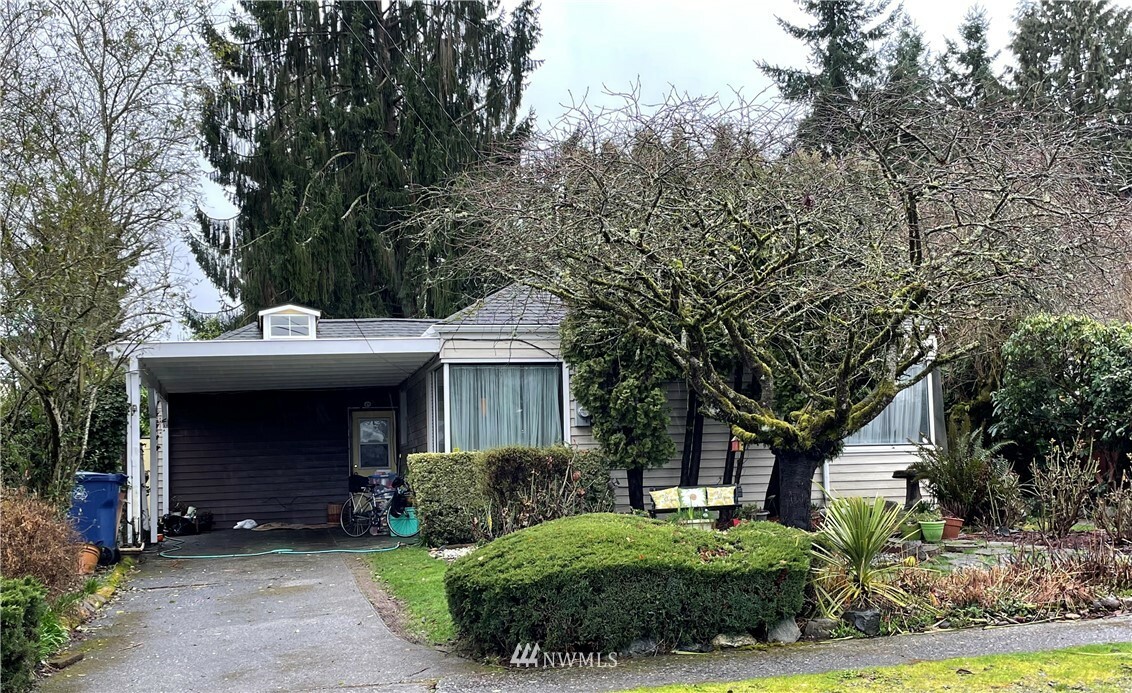 Property Photo:  8421 S 114th Street  WA 98178 