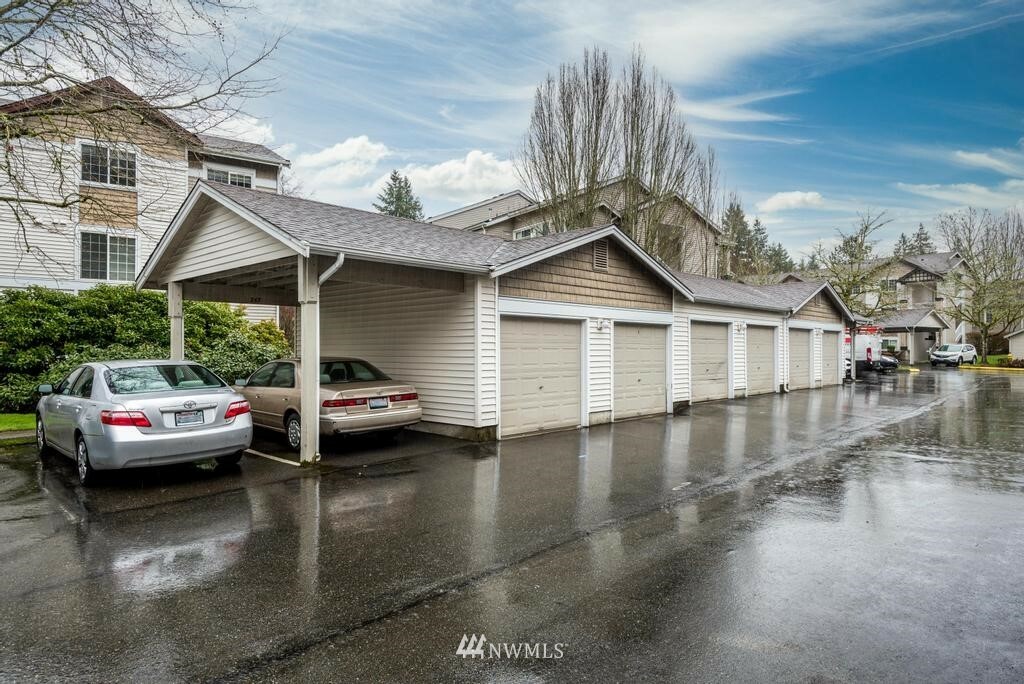 Property Photo:  25235 SE Klahanie Boulevard C104  WA 98029 