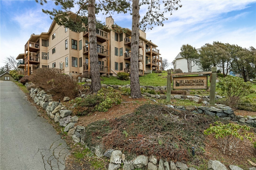 Property Photo: 67 Main Street 107 WA 98245