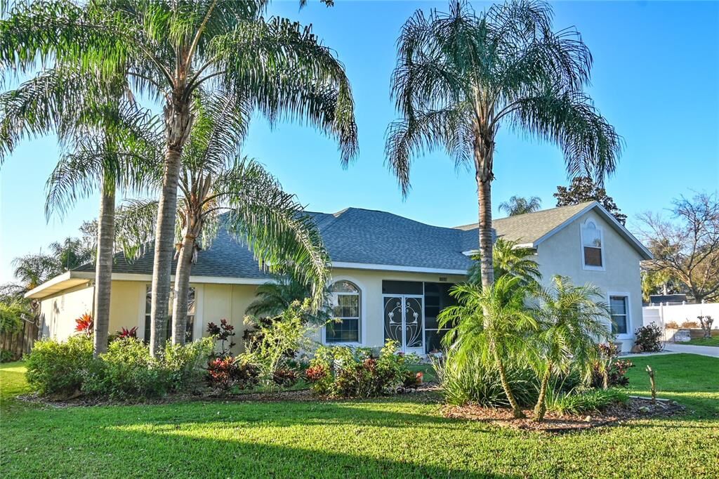 Property Photo:  11315 Summerwind Court  FL 34711 