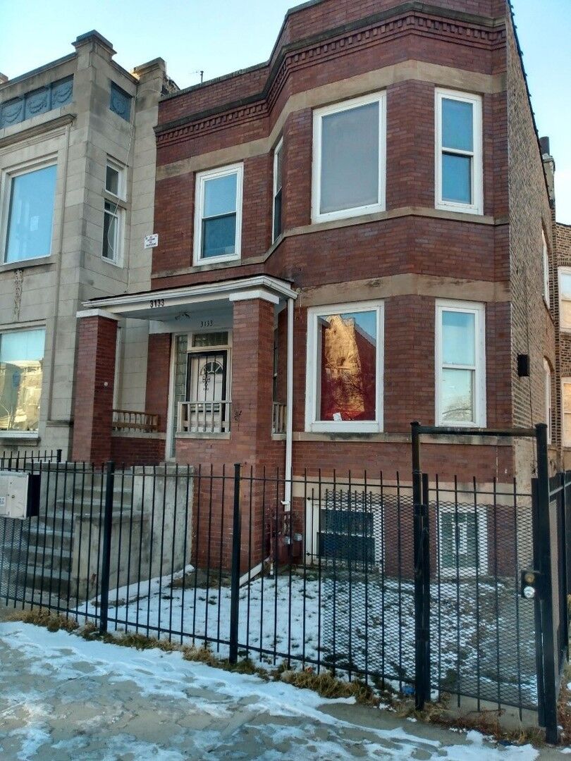 Property Photo:  3133 W Lexington Street  IL 60612 