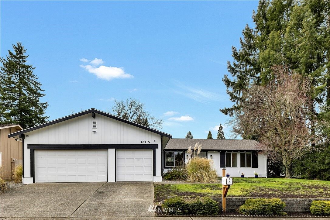 Property Photo:  16115 133rd Place SE  WA 98058 