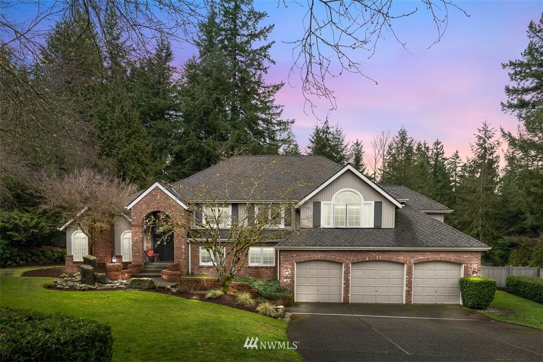 Property Photo:  25701 SE 32 Place  WA 98075 