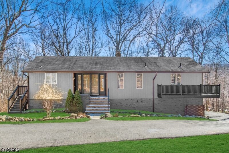 Property Photo:  3 Hemlock Terrace  NJ 07405 
