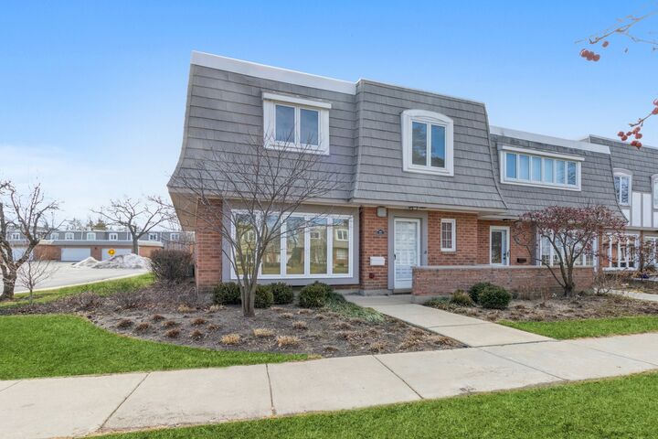 1460 Saint Tropez Court  Highland Park IL 60035 photo