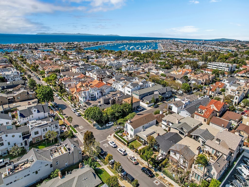 Property Photo:  707 Begonia Avenue  CA 92625 
