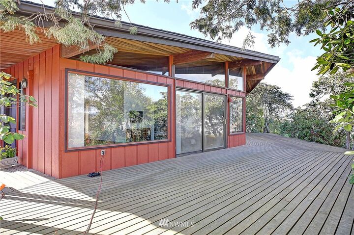 Property Photo:  1914 Edgewood Drive  WA 98282 