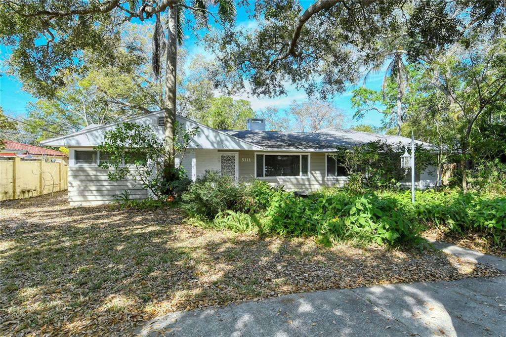 Property Photo:  5311 Winchester Drive  FL 34234 