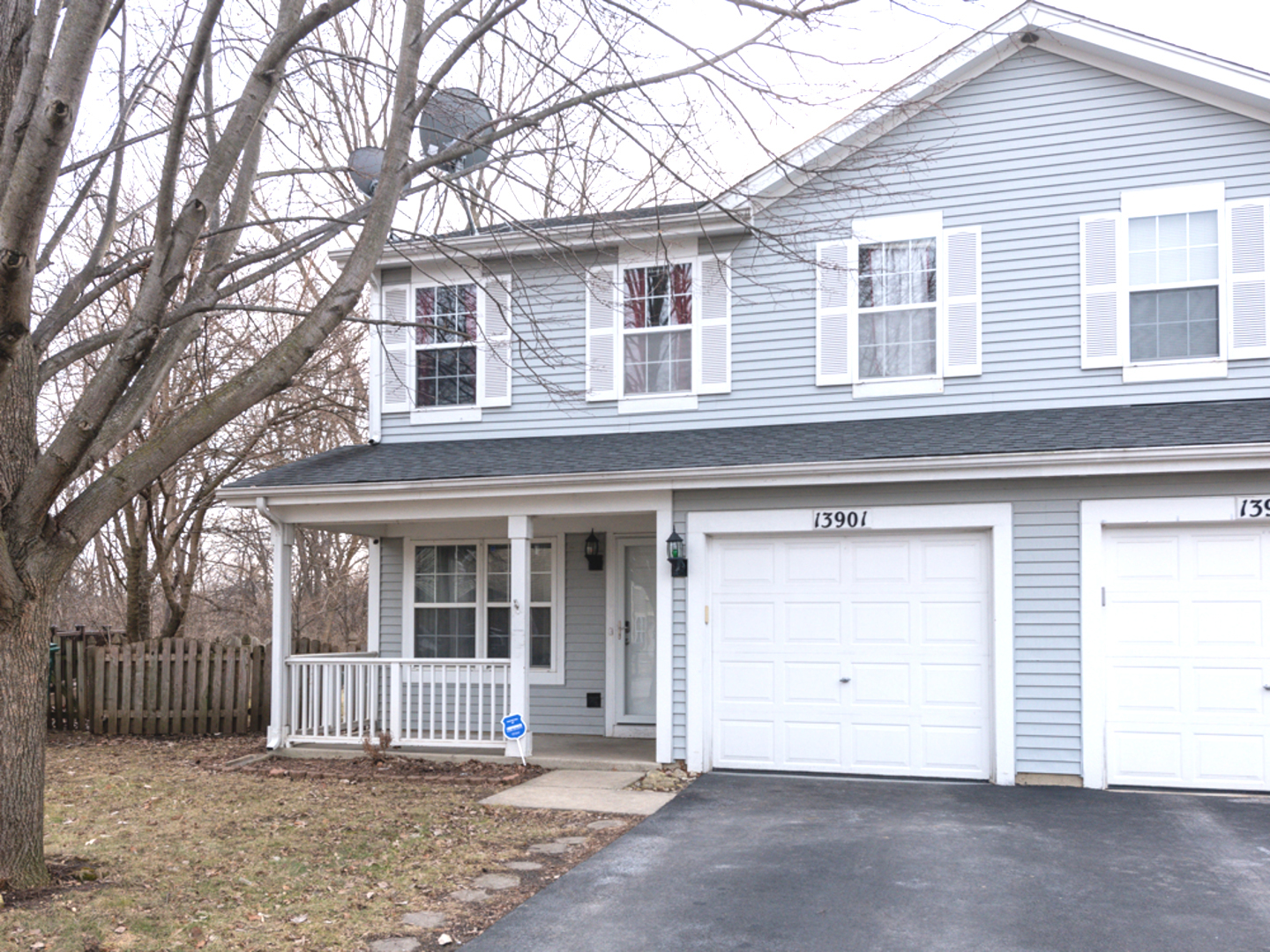 Property Photo:  13901 S Oakdale Court  IL 60544 