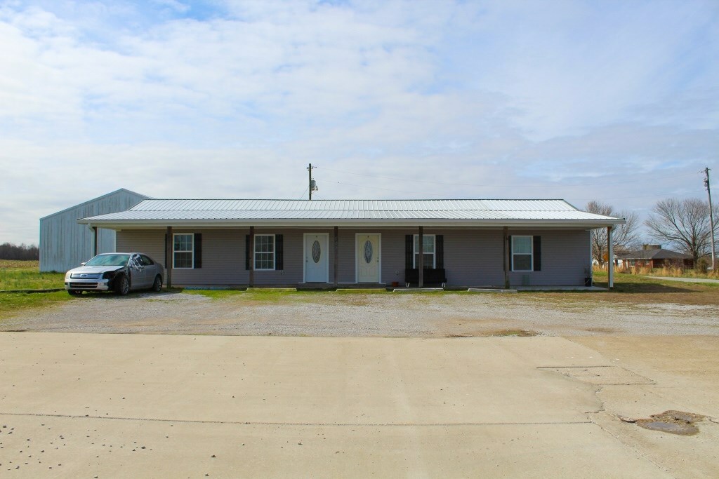 Property Photo:  5495 Chandlers Road  KY 42206 