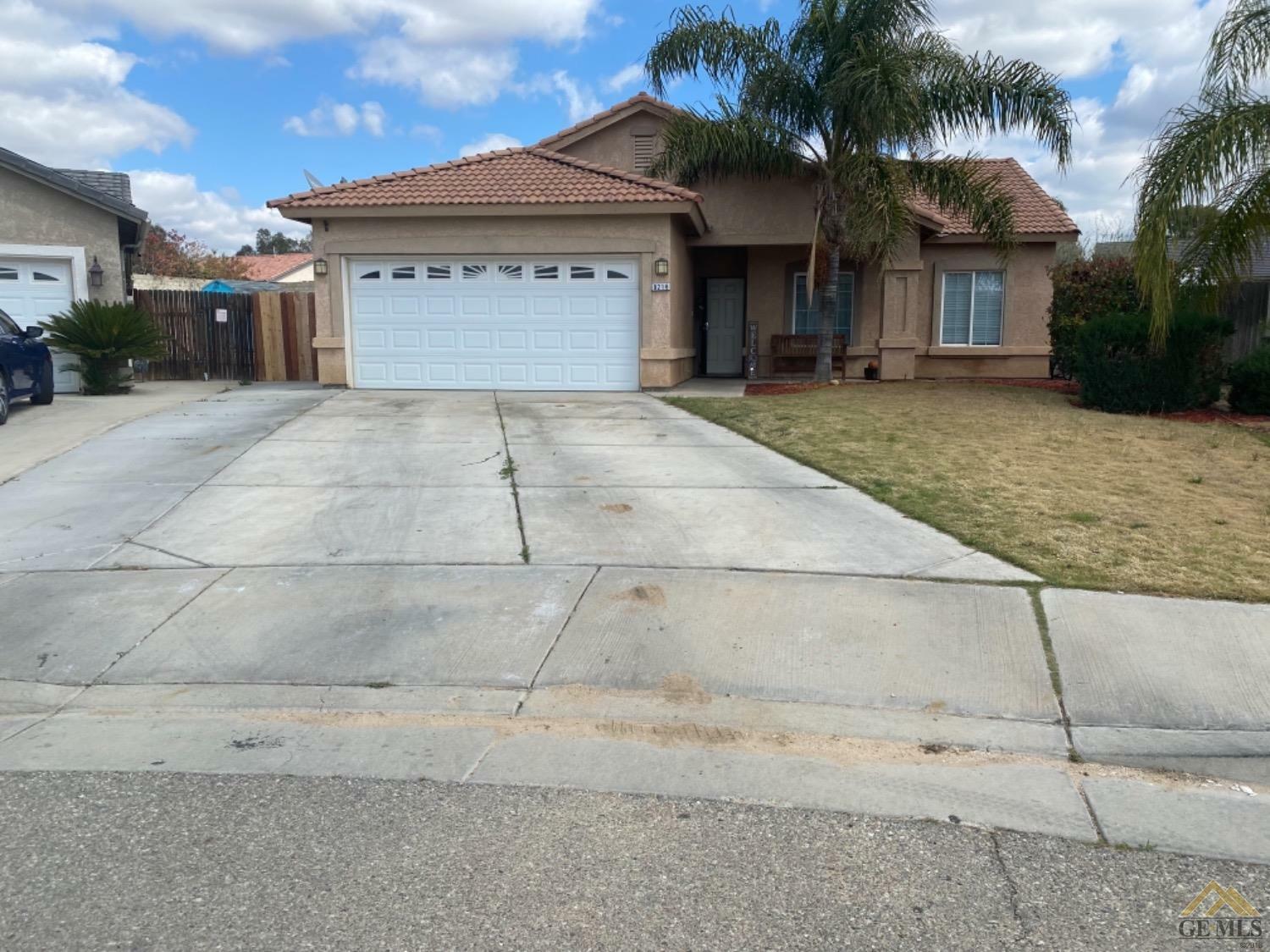 Property Photo:  9216 Topico Court  CA 93306 