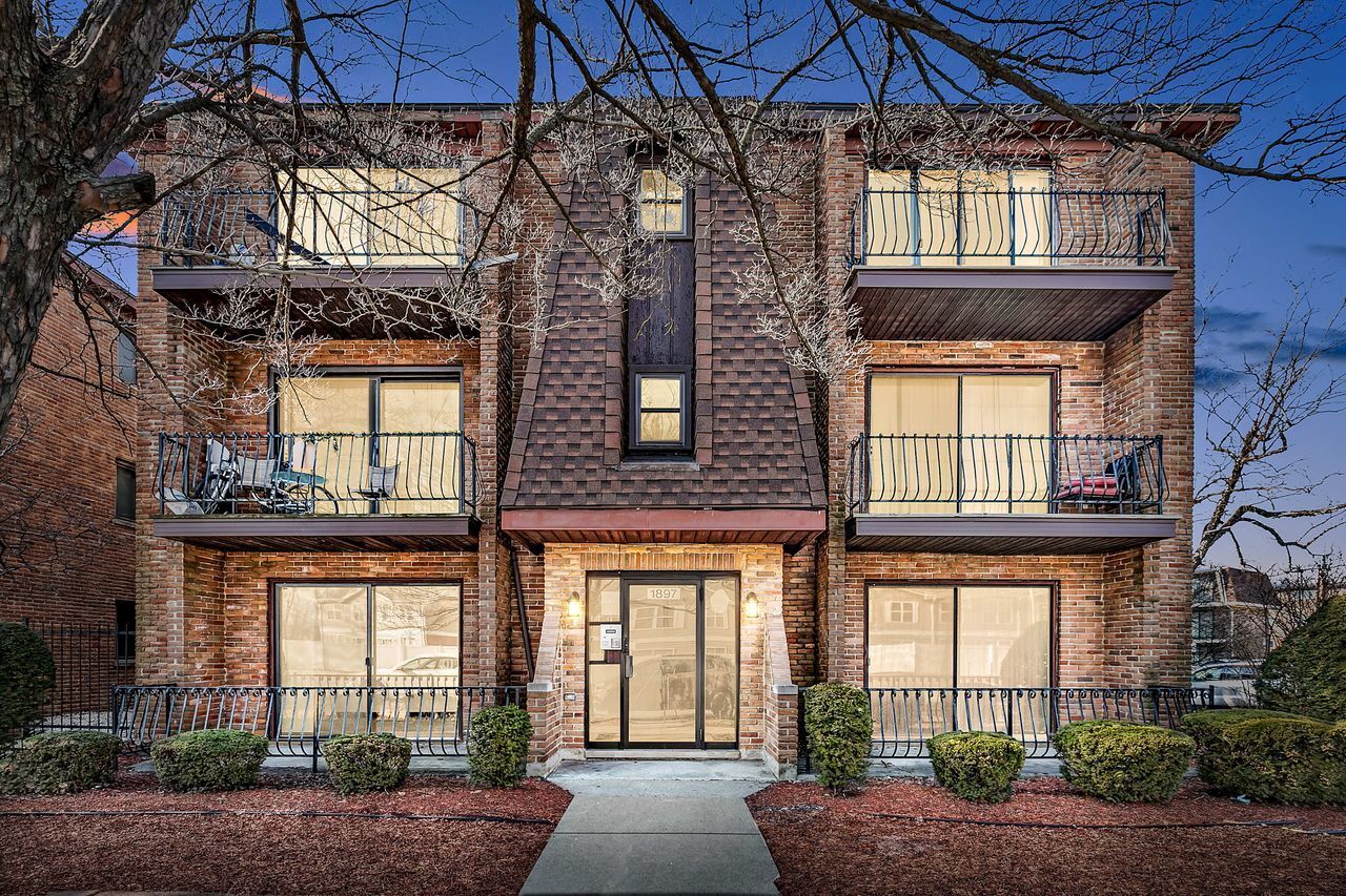 Property Photo:  1897 Michigan City Road 1E  IL 60409 