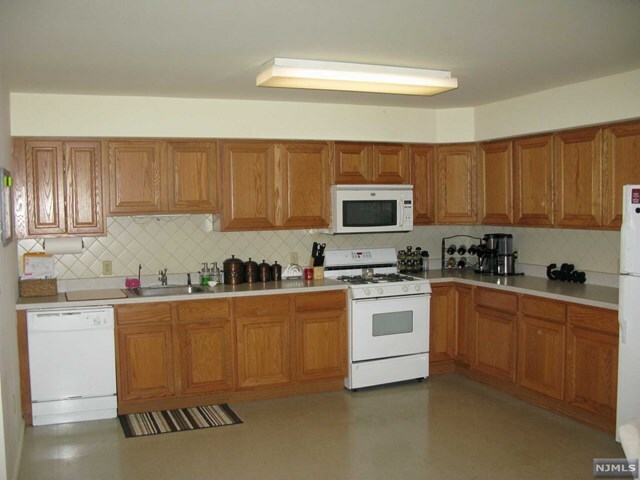 Property Photo: 500 Union Boulevard NJ 07512