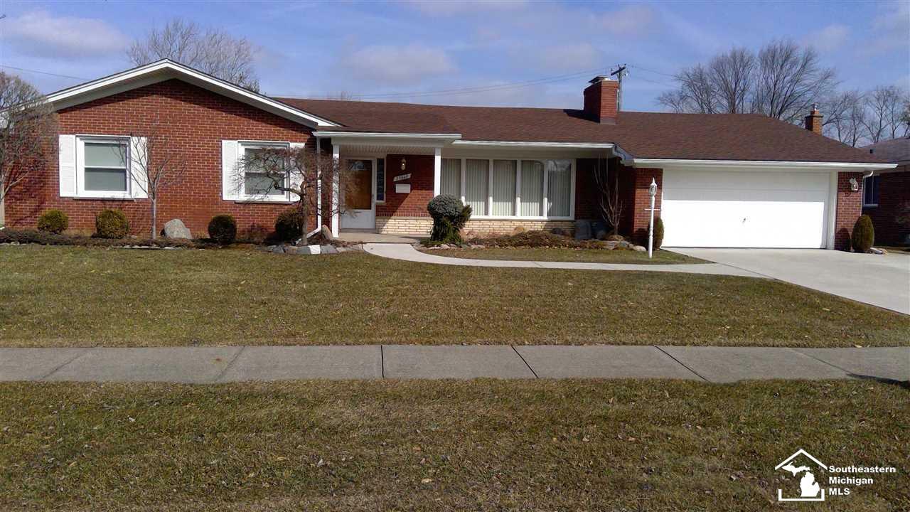 Property Photo:  25608 Edinborough  MI 48125-1020 