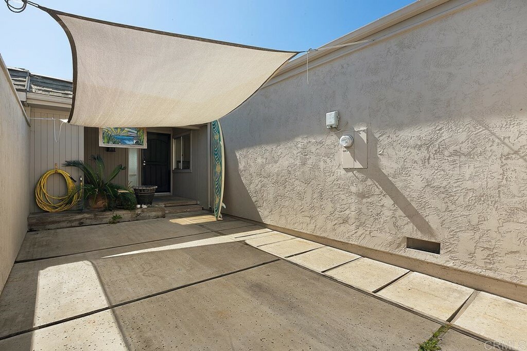 Property Photo: 6239 Caminito Andreta CA 92111