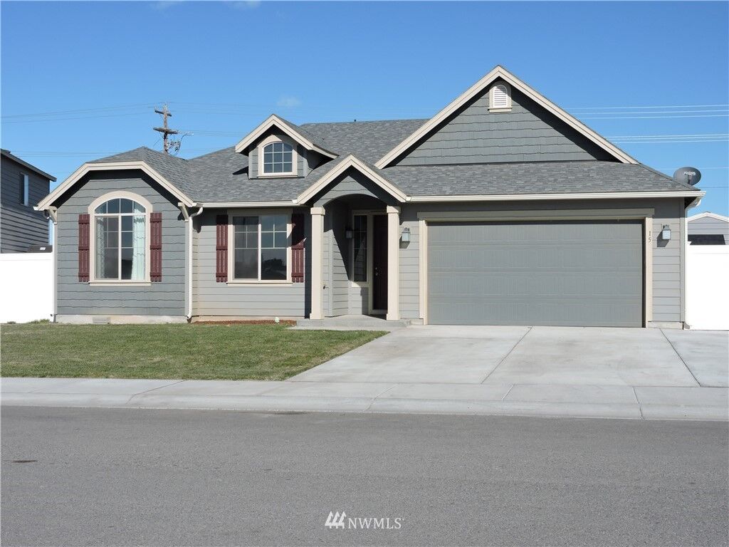 Property Photo:  15 NE L Street  WA 98848 