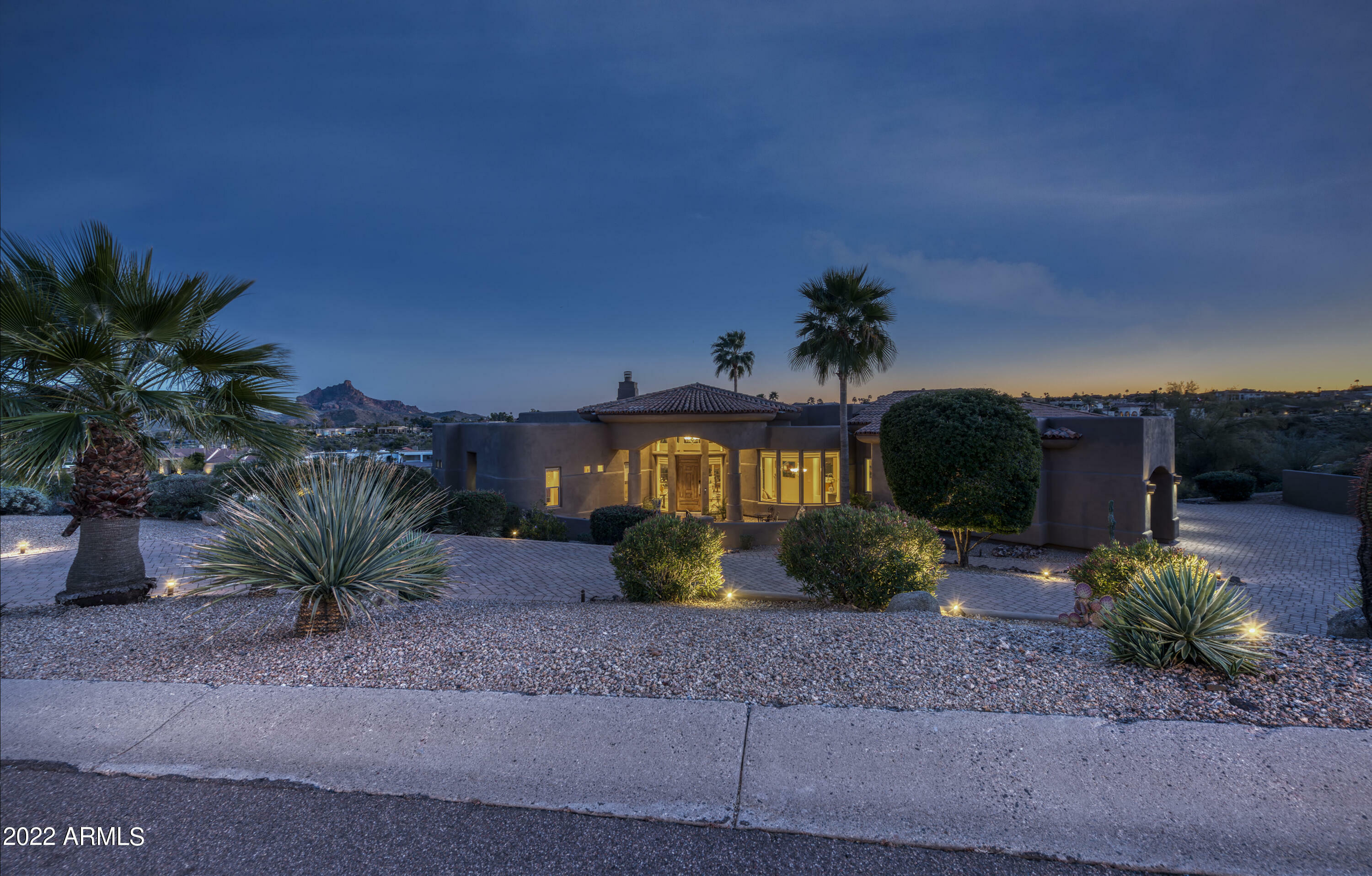 Property Photo: 10816 N Cherry Hills Court AZ 85268