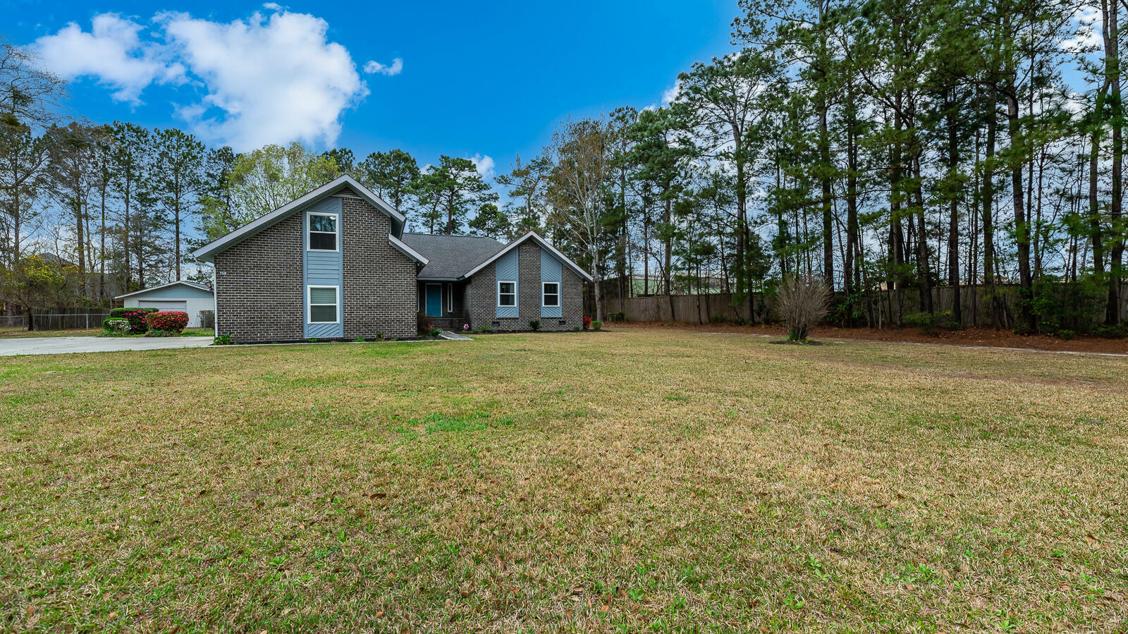 Property Photo:  2758 Dantzler Drive  SC 29406 