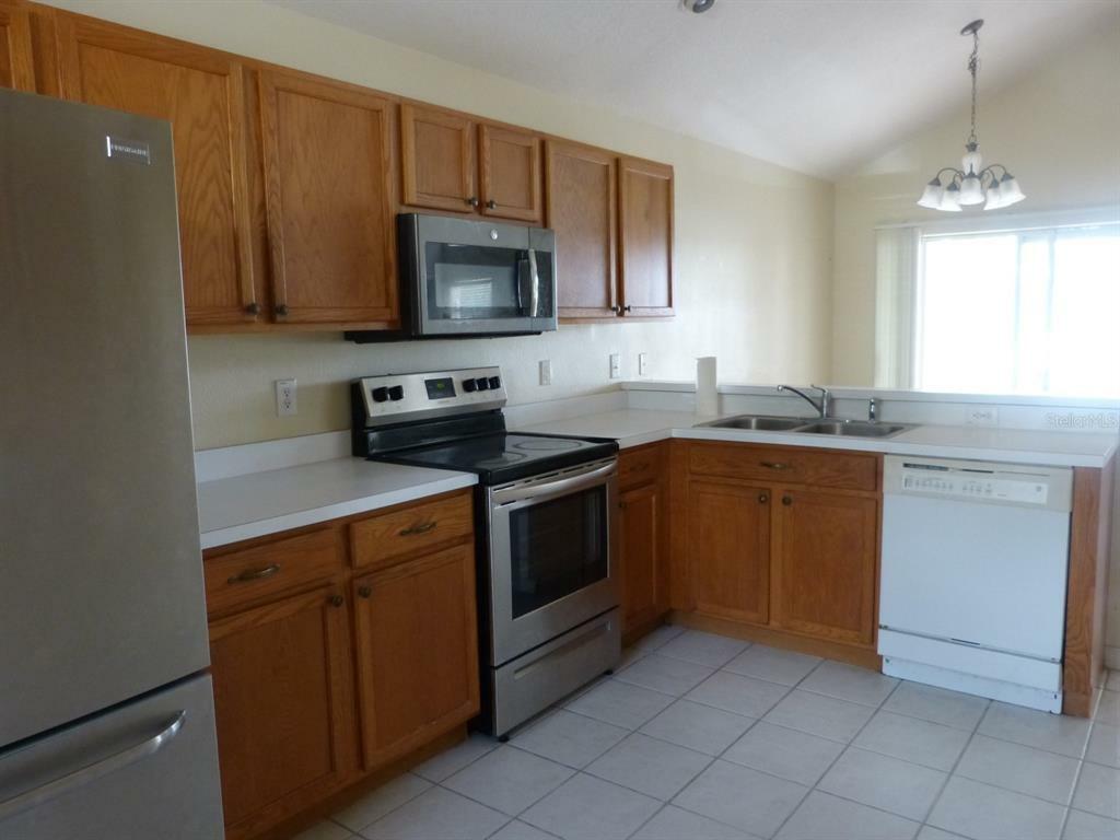 Property Photo:  12509 Lake Vista Drive  FL 33534 