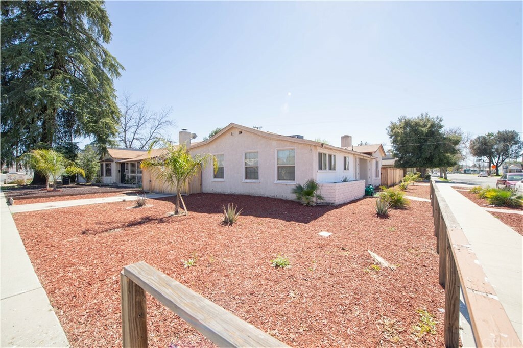 Property Photo:  156 N Taylor Street  CA 92543 