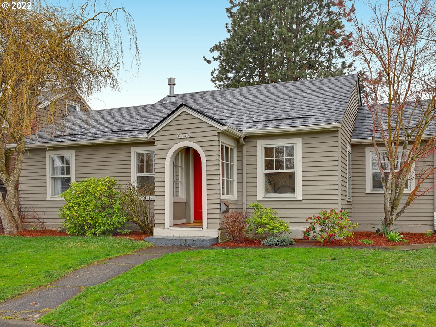 Property Photo:  6645 NE 26th Ave  OR 97211 