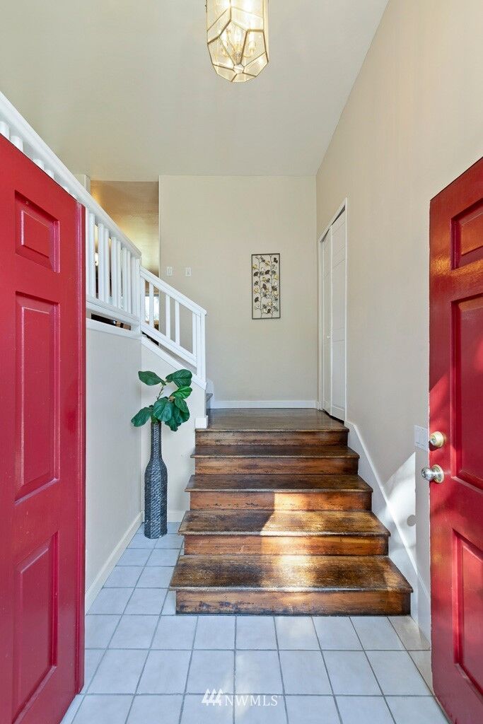 Property Photo:  16286 SE 31st Street  WA 98008 