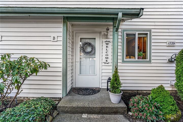 Property Photo: 1729 SW 318th Place 50B WA 98023